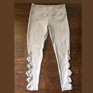 Victoria's secret knockout tight capris mesh bow M